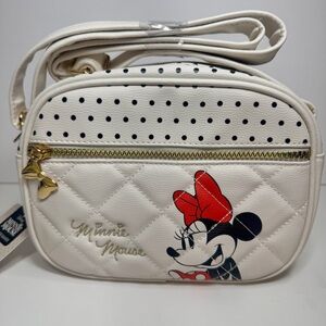 NWT. Primark Disney’s Minnie Mouse Camera Bag
White camera bag Minnie Mouse